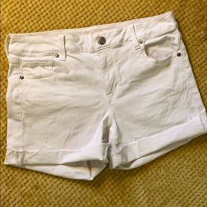 American Eagle White Midi Shorts size 14